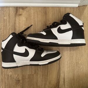 Nike Black and White Sneakers